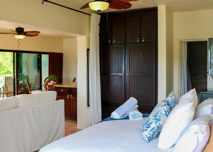 Penthouse Luxury With Ocean Views Resort Pools
